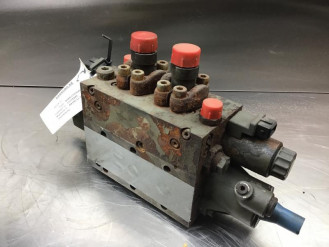 Liebherr Directional Control Valve  11115249 Ersatzteil - Wegeventil rent