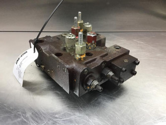 Liebherr Regulating Valve  9883132 Ersatzteil - Pumpenteile mieten