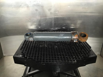 Liebherr Ausleger-Zylinder 9623490 Ersatzteil - Ausleger-Zylinder/ Planierschild-Zylinder mieten