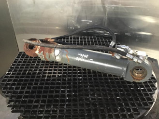 Liebherr Zylinder 9910435 Ersatzteil - Ausleger-Zylinder/ Planierschild-Zylinder mieten