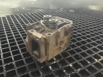 Liebherr Zylinderkopf D904/D906/D914/D916 9269917 Ersatzteil - Motor-Ersatzteile rent