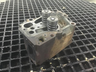 Liebherr Zylinderkopf D924/D926 9279858 Ersatzteil - Motor-Ersatzteile mieten