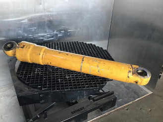Liebherr Zylinder 9909312 Ersatzteil - Hubzylinder mieten