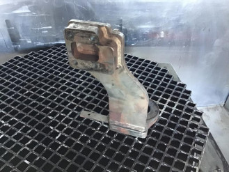 Liebherr Halterung hinten rechts 10054811 Ersatzteil - Motor-Ersatzteile rent