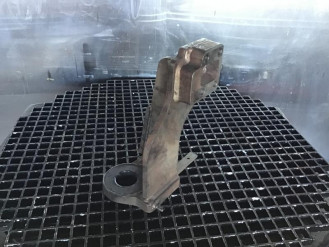 Liebherr Halterung hinten links 10054808 Ersatzteil - Motor-Ersatzteile rent