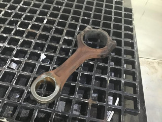 Liebherr Pleuelstange 11123360 Ersatzteil - Motor-Ersatzteile rent