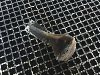 Liebherr Halterung vorne links 94008624 Ersatzteil - Motor-Ersatzteile rent