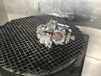 Liebherr LMV100 9883920 Ersatzteil - Fahrmotor rent