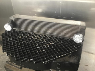 Liebherr Ladeluftkühler 10413275 Ersatzteil - Ladeluftkühler rent