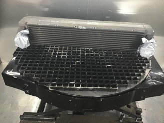 Liebherr Ladeluftkühler 10413275 Ersatzteil - Ladeluftkühler rent