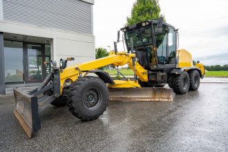 Grader CNH F 106.7A mieten