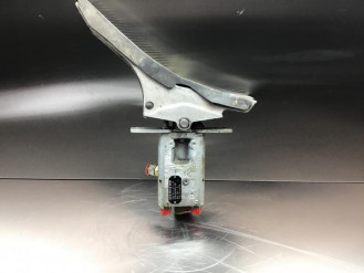 Liebherr Vorsteuergerät 9882965 Ersatzteil - Pedal rent