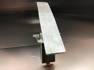 Liebherr Vorsteuergerät 10123378 Ersatzteil - Pedal rent