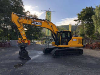 Kettenbagger JCB 220X Verstellausleger rent
