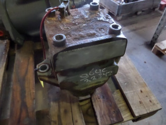 Liebherr FMF165 9888041 Ersatzteil - Drehmotor rent