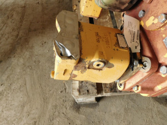 Liebherr LMF045 9265453 Ersatzteil - Drehmotor rent