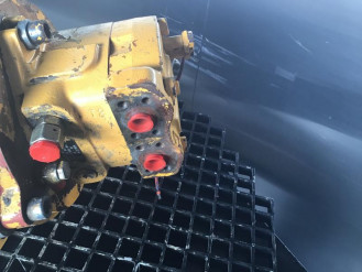 Liebherr FMF064 9273188 Ersatzteil - Drehmotor rent