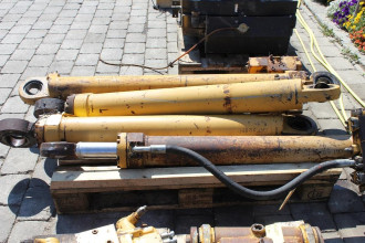 Caterpillar 212 BFT rent