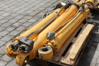 Liebherr R 914 mieten