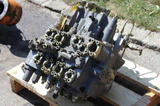 Hitachi ZX 140W rent