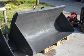 Schaeff SKL831/ ZL 6B rent