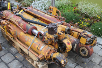 Liebherr R 922 mieten