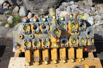 Liebherr A 900 LIT rent