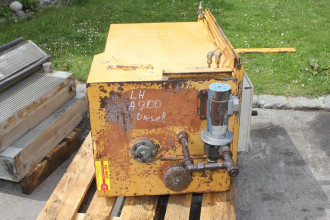 Liebherr A900B mieten