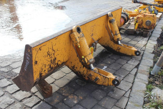 Liebherr A 900 LIT mieten