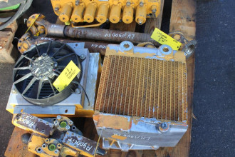 Liebherr A 900 LIT mieten