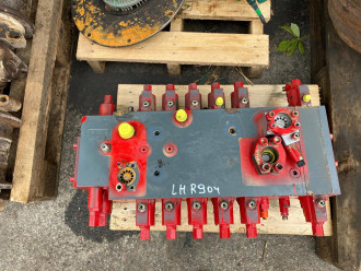 Liebherr R 904 rent