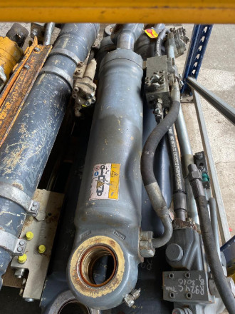 Liebherr R 924 C rent