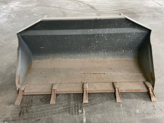 Kramer Standardschaufel mit Aufreißzähnen 1650 mm an Kramer 5050 rent