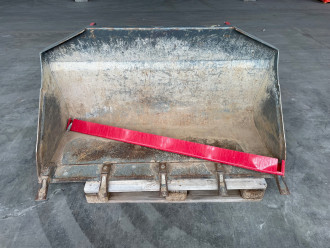 Kramer Standardschaufel mit Aufreißzähnen an Kramer 5055(e)/5065T rent