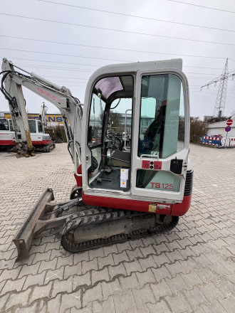 Takeuchi TB 125 Minibagger mit Lehnhof MS 03 rent
