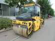 Bomag Tandemwalze BW 154 AP-4 mit Präzisionsstreuer