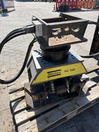 Atlas Copco Anbauverdichter  HC 350 R  mit Wolf Kombiplatte  MS 03 / 08 und Rotator mieten