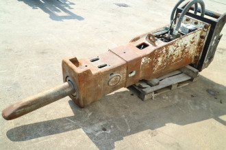 Globram RM 145 mit QilQuick OQ 80 mieten