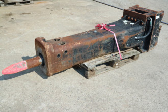 Caterpillar H 130 Hydraulikhammer mit OilQuick OQ 70/55 mieten