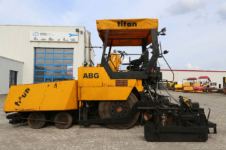 Asphalt Paver Titan 455 rent