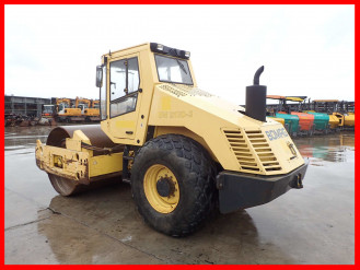 Bomag BW 213 D-3 Walzenzug mieten