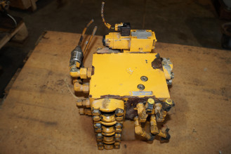 Verteilerblock / Hydraulik / Liebherr HS 851 + 852 / Hydromatik rent