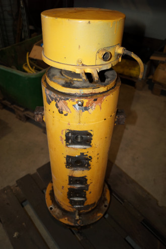 Drehdurchführung / Liebherr HS 851 + 852 / Seilbagger / Hydraulik / Bosch Rexroth mieten