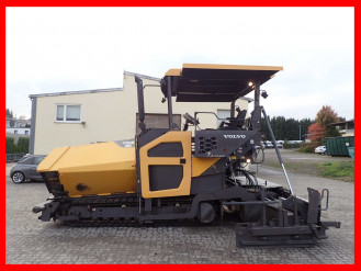 Kettenfertiger Volvo ABG P 7820 C rent