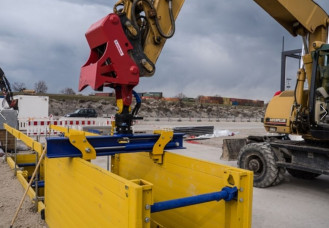 Verbaugreifer Anbaugerät Kanalverbau mieten