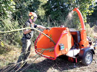 Holzhäcksler | Häcksler - Schredder mieten